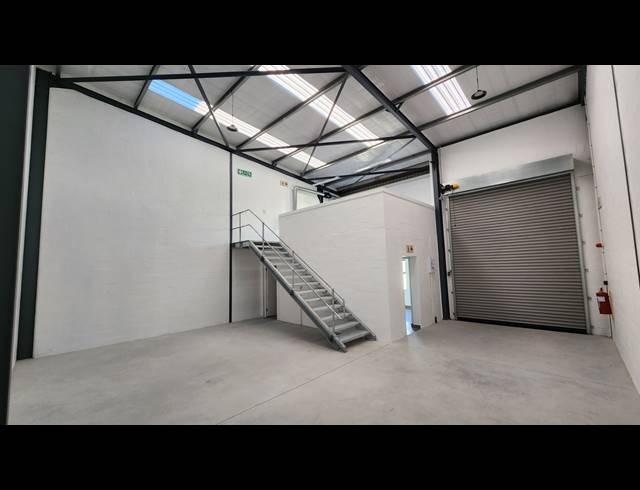 132M² WAREHOUSE FOR SALE IN RIVERGATE